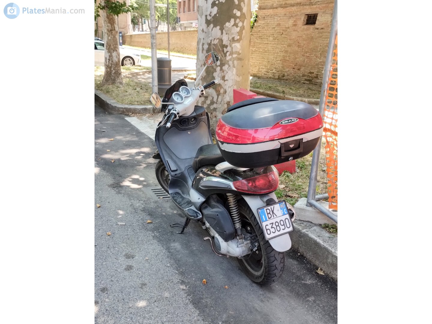 BK 63890, Piaggio Beverly 1st gen, 2001–2010