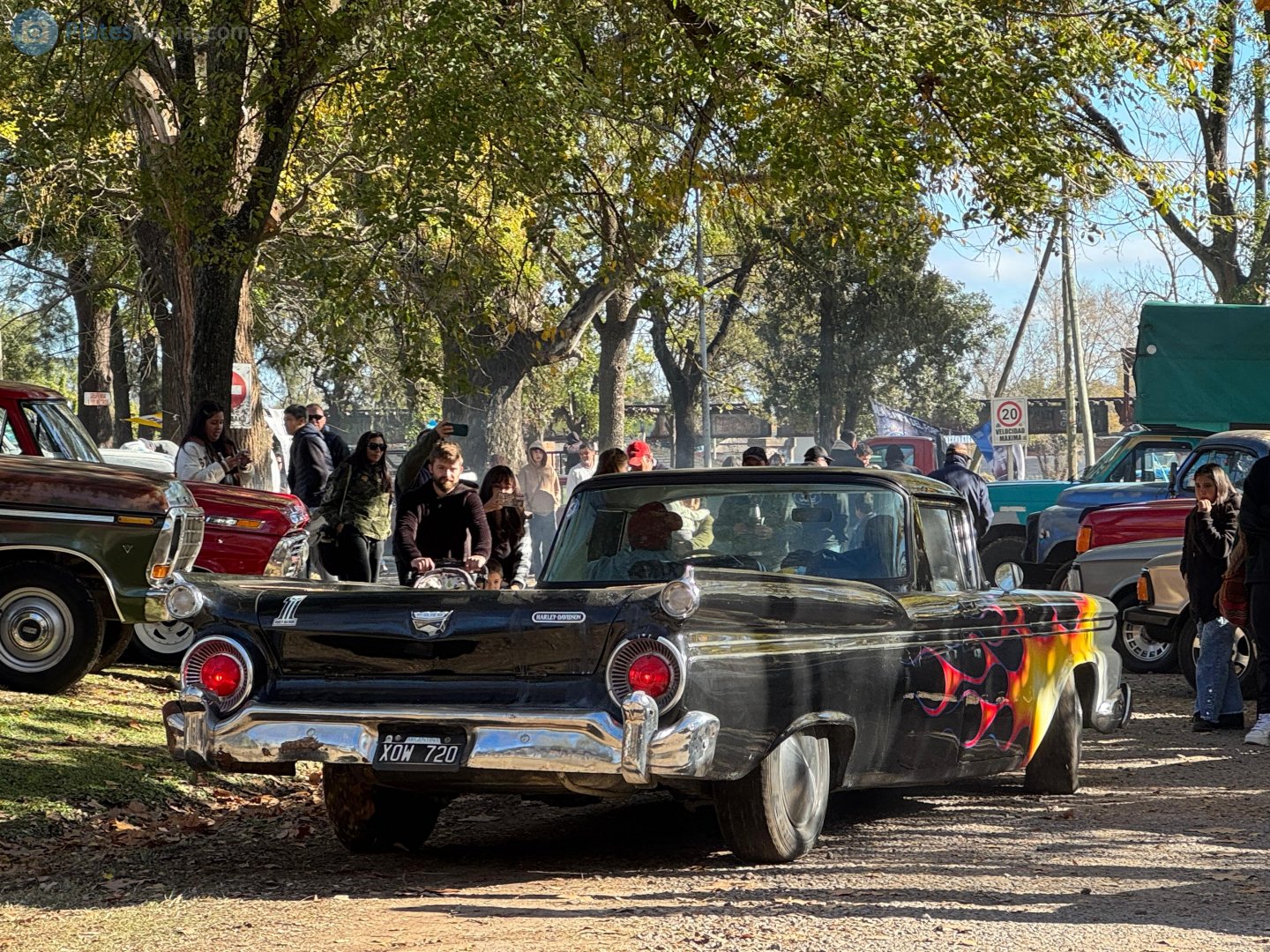 XOW 720, Ford Fairlane Americas: 2nd gen, 1957–1959