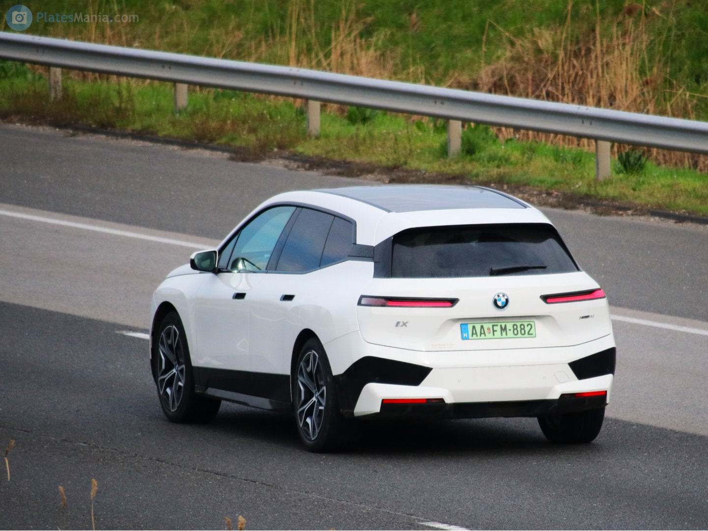 AA FM-882, BMW iX 1st gen (i20), 2021–