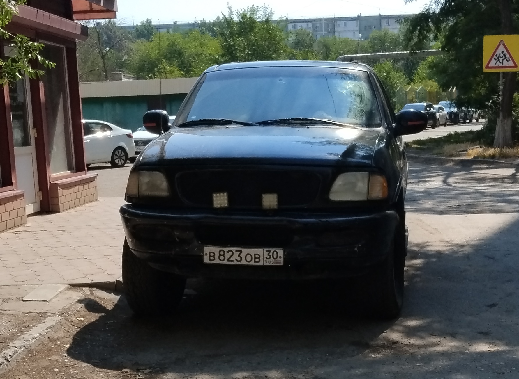 в 823 ов 30, Ford Expedition 1st gen (UN93), 1996–2002