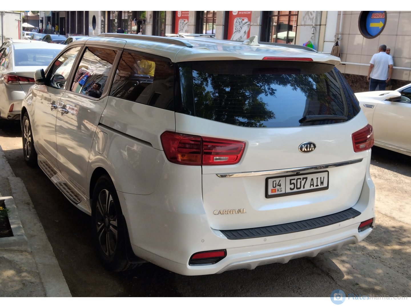 04 507 AIW, Kia Carnival 3rd gen (YP), 2014–2021