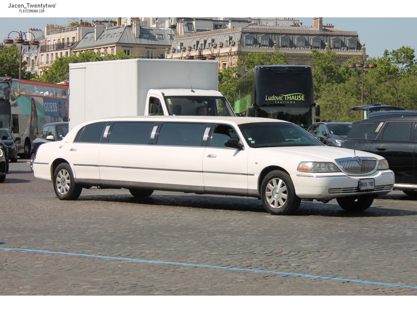 BUS71D, Lincoln Town Car 