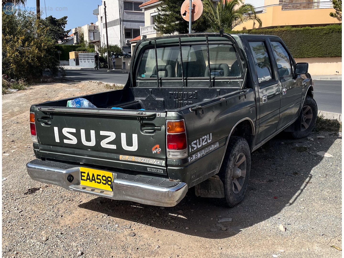 EAA 598, Isuzu KB 