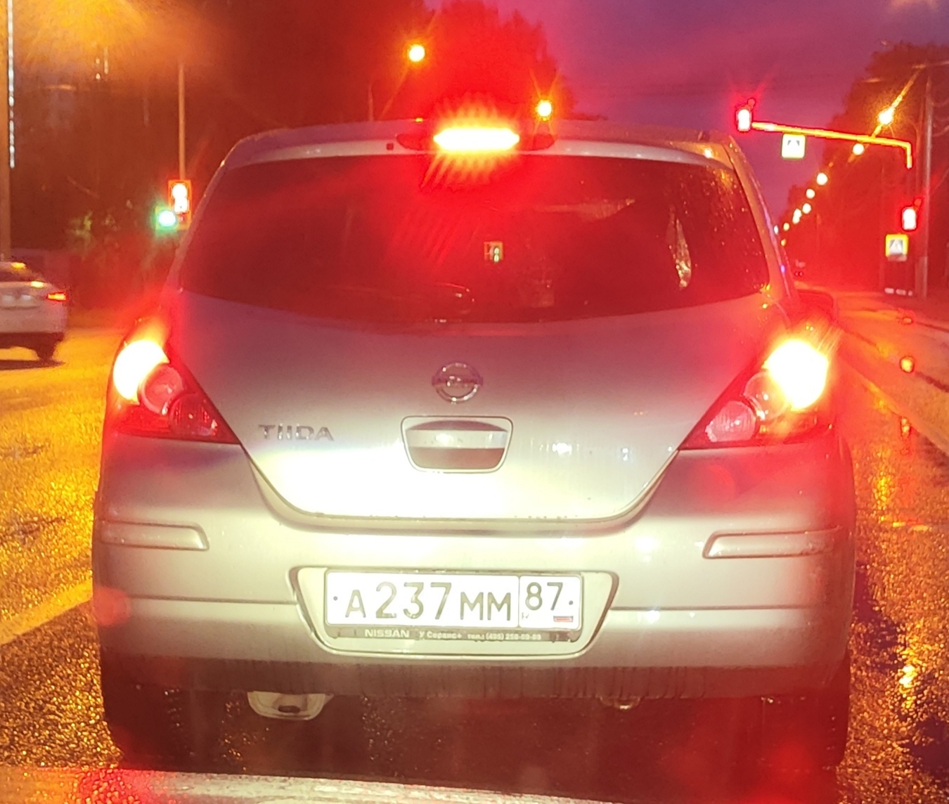 а 237 мм 87, Nissan Tiida 1st gen Hatch (C11), 2004–2012