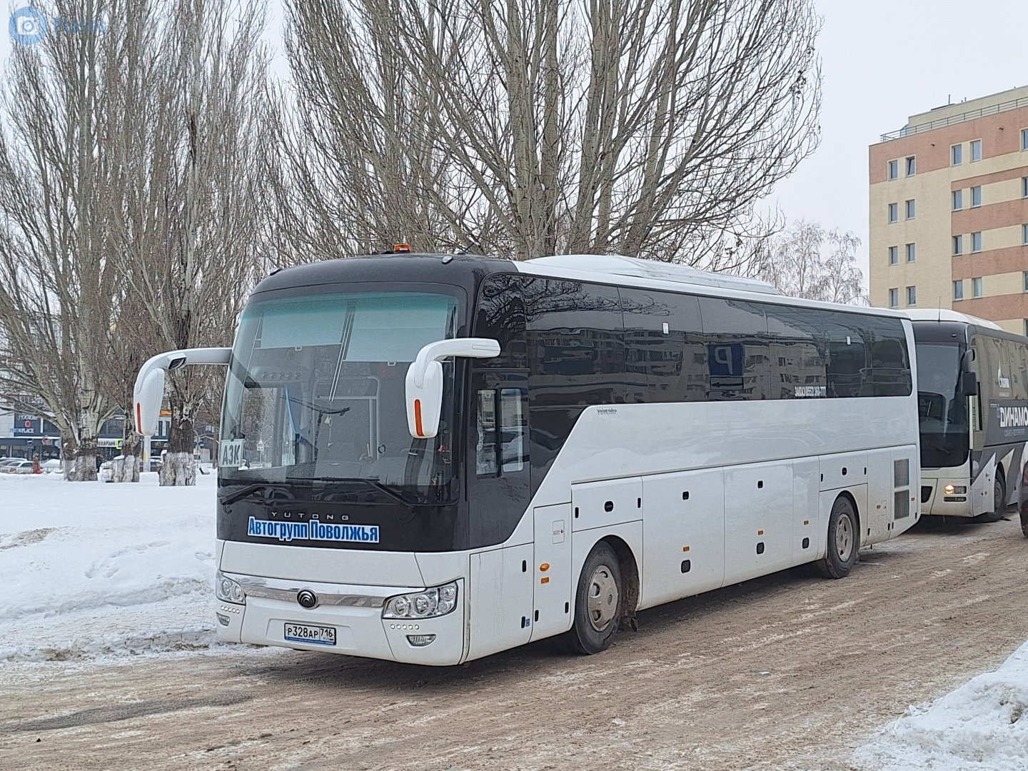 р 328 ар 716, Yutong ZK6122 