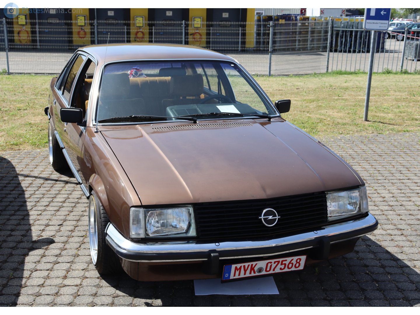 MYK 07568, Opel Rekord 5th gen 4-door Sedan (E1), 1977–1982