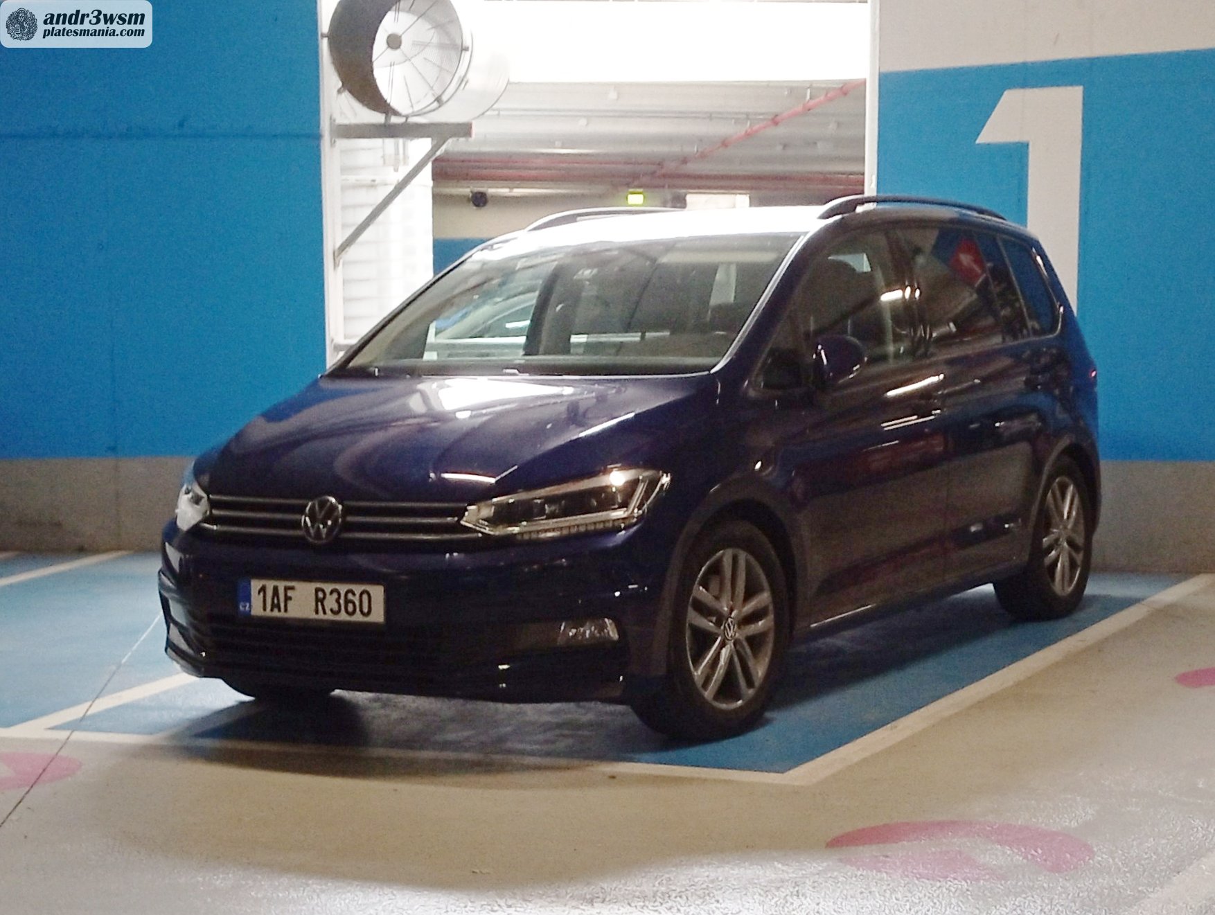 1AF R360, Volkswagen Touran 