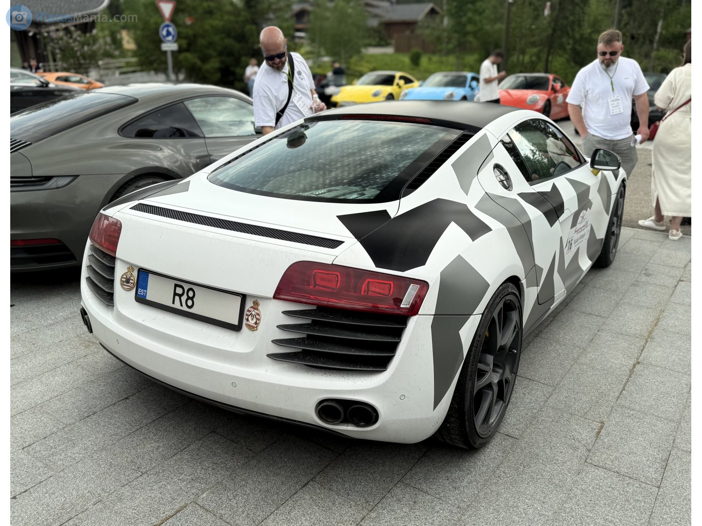R8, Audi R8 1st gen Coupé (422/423), 2006–2015