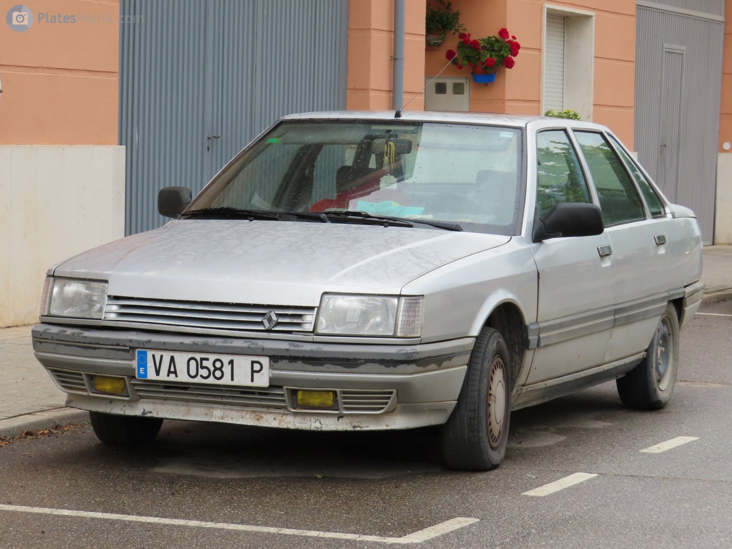 VA 0581 P, Renault 21 1st gen Sedan (L48), 1986–1995