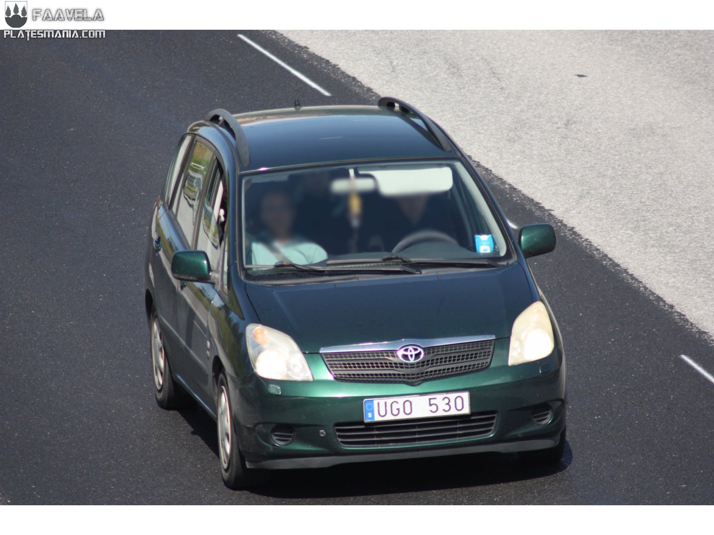 UGO 530, Toyota Corolla Verso 1st gen (E120), 2001–2004