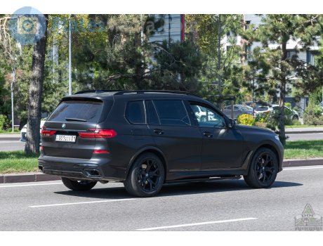 001 QIO 01, BMW X7