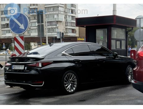 KB 7777 TT, Lexus ES