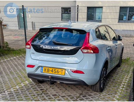 KB-456-T, Volvo V40