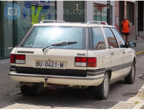 BU 0421 M, Renault 21