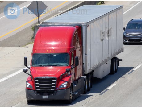 3LB303, Freightliner Cascadia
