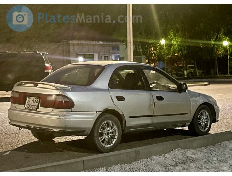 493 BBH 13, Mazda 323