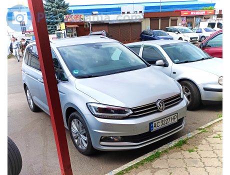 AC 3227 HP, Volkswagen Touran