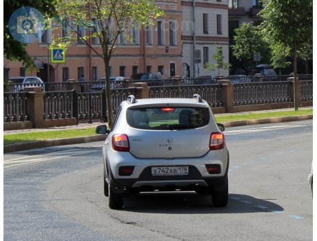 х742ав178, Renault Sandero