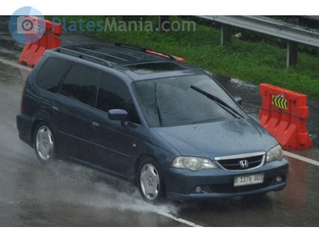 B 1176 UOS, Honda Odyssey