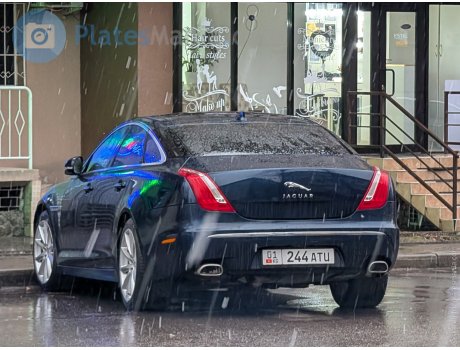 01 244 ATU, Jaguar XJ