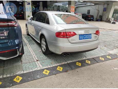 苏A·C000B, Audi A4