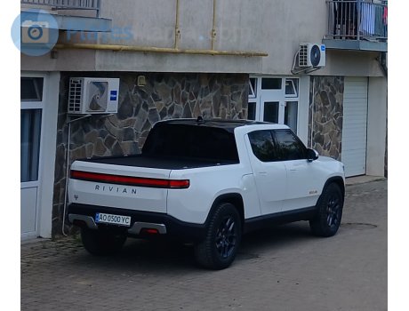 AO 0500 YC, Rivian R1T