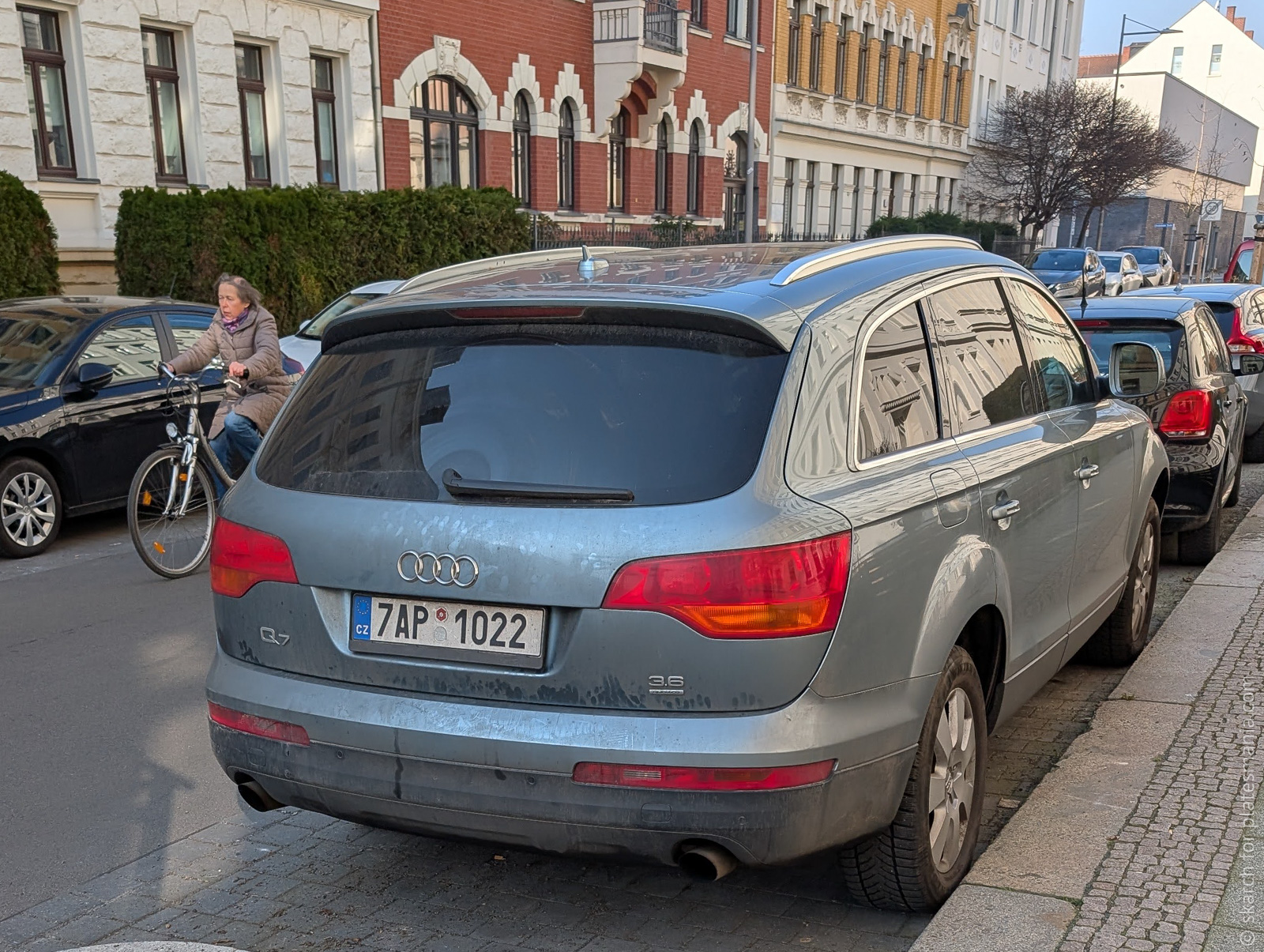 7AP 1022, Audi Q7 