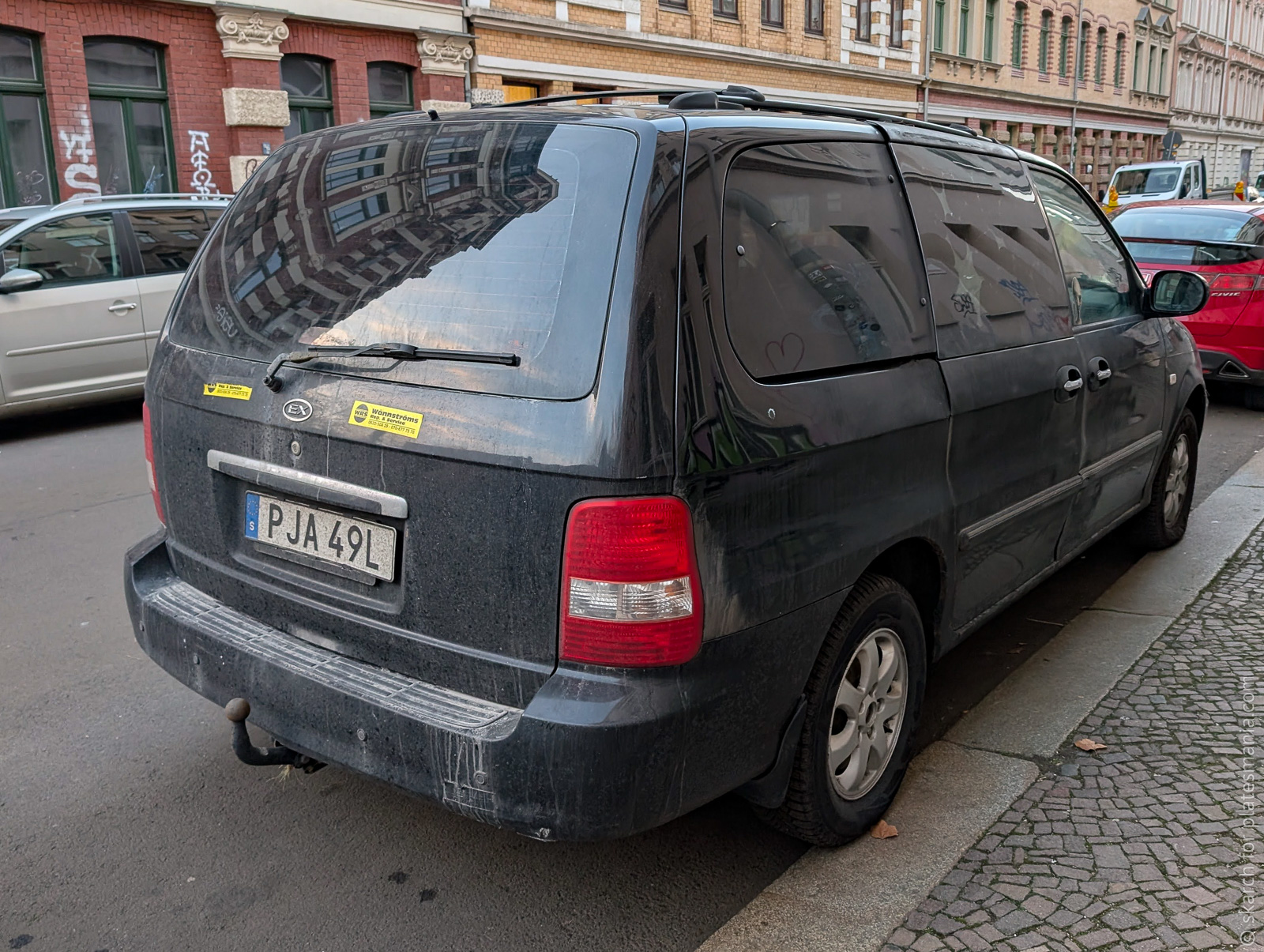 PJA 49L, Kia Sedona 