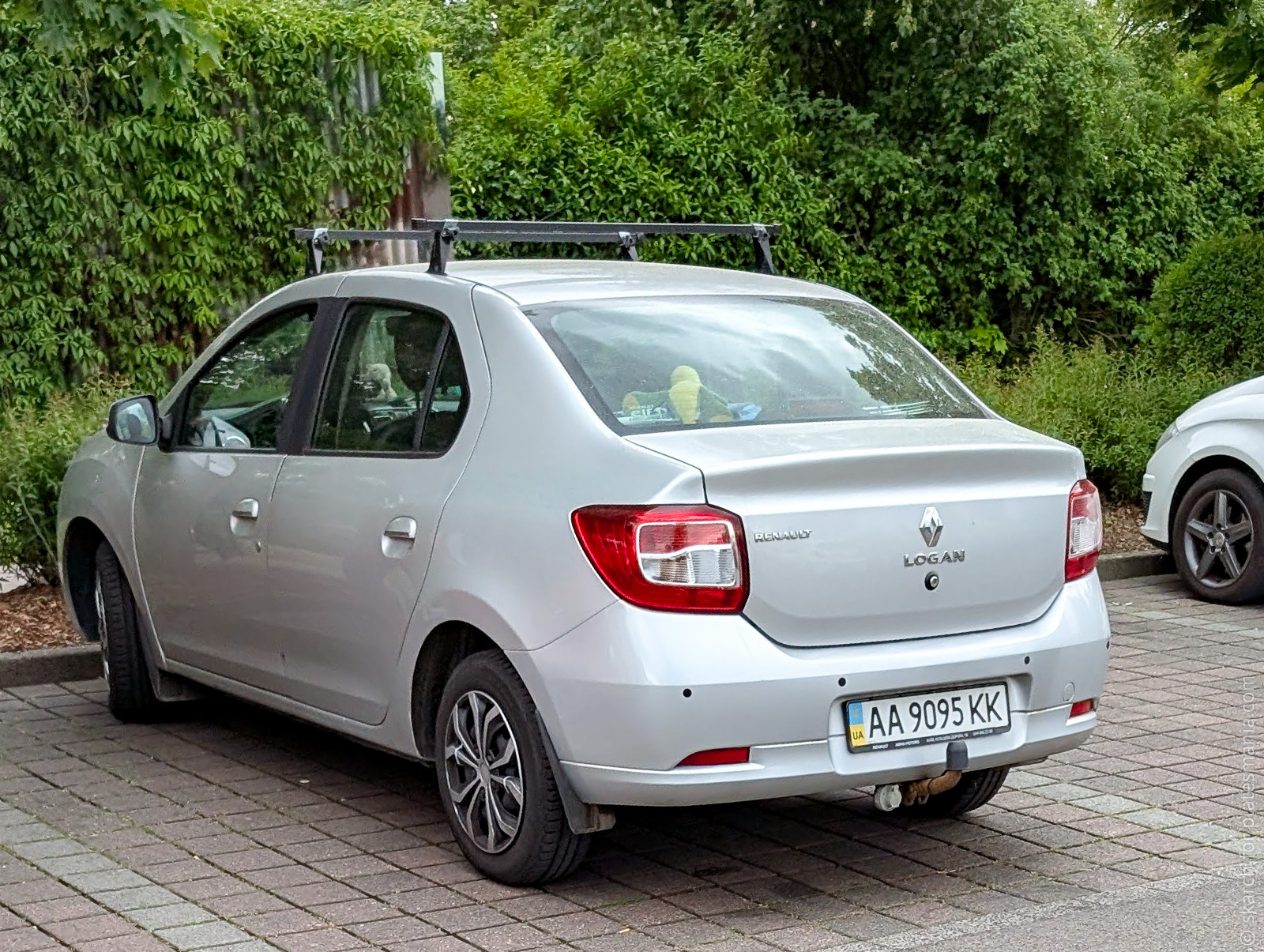 AA 9095 KK, Renault Logan 