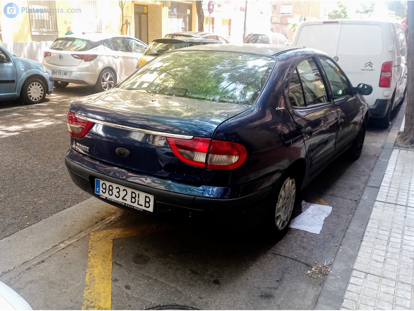 9832 BLB, Renault Mégane 1st gen Classic Sedan (L64), facelift, 1999–2003 (–2010 for LATAM-market)