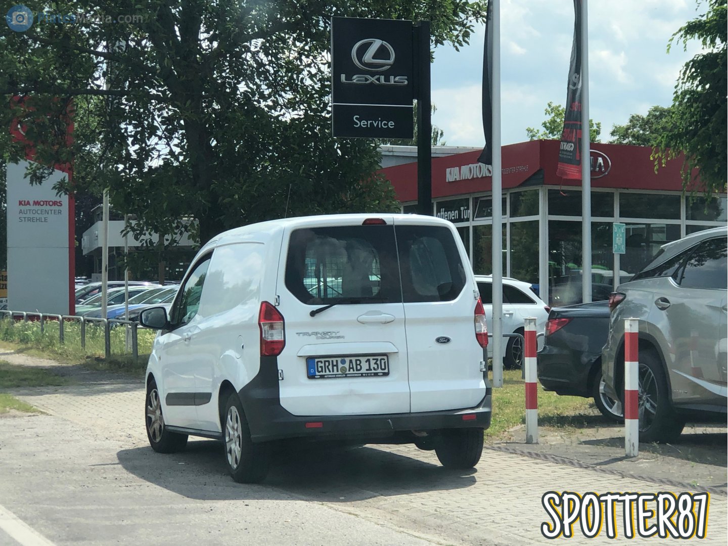 GRH AB 130, Ford Transit Courier 