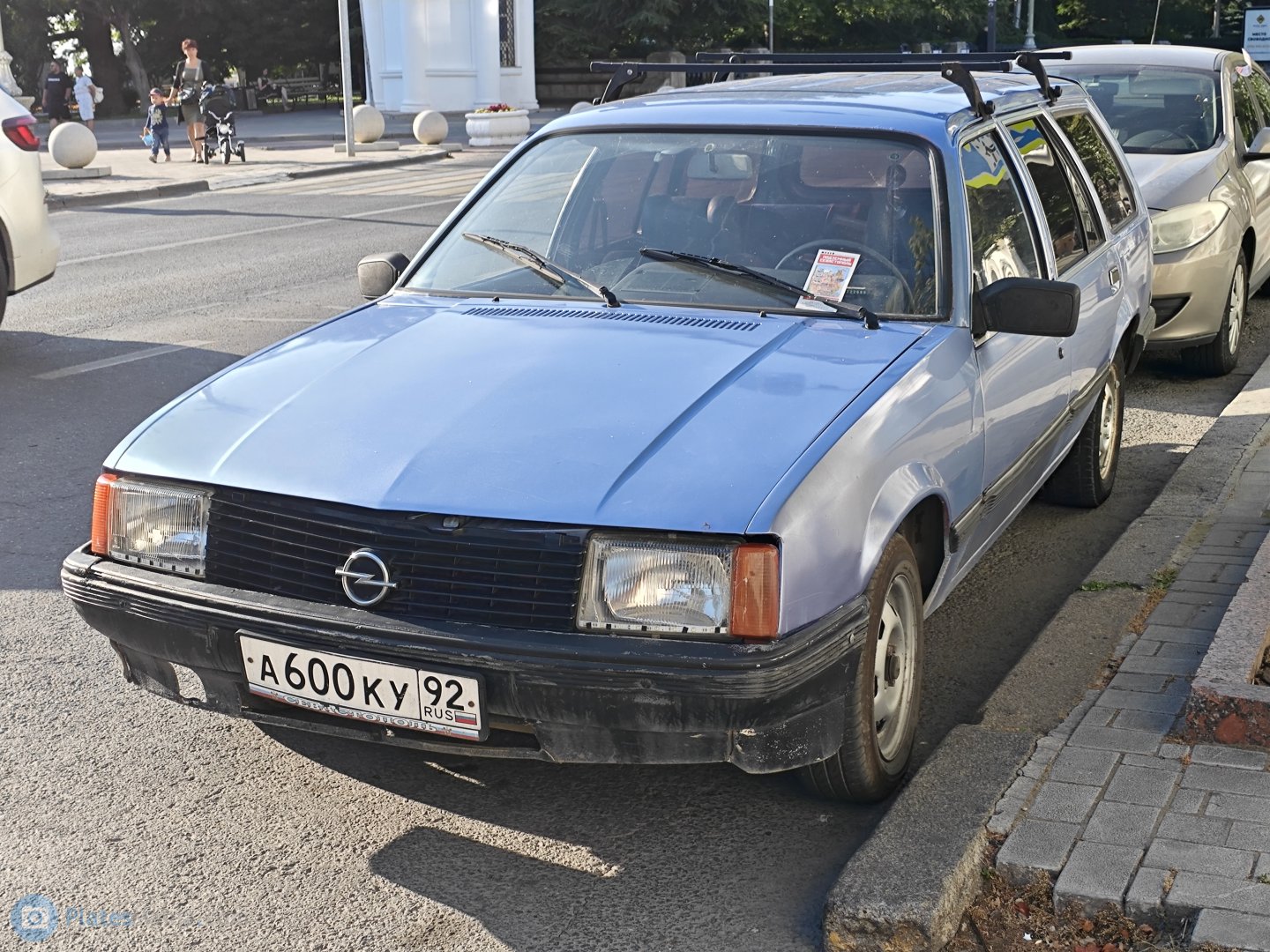 а 600 ку 92, Opel Rekord 5th gen 5-door Caravan (E1), 1977–1982