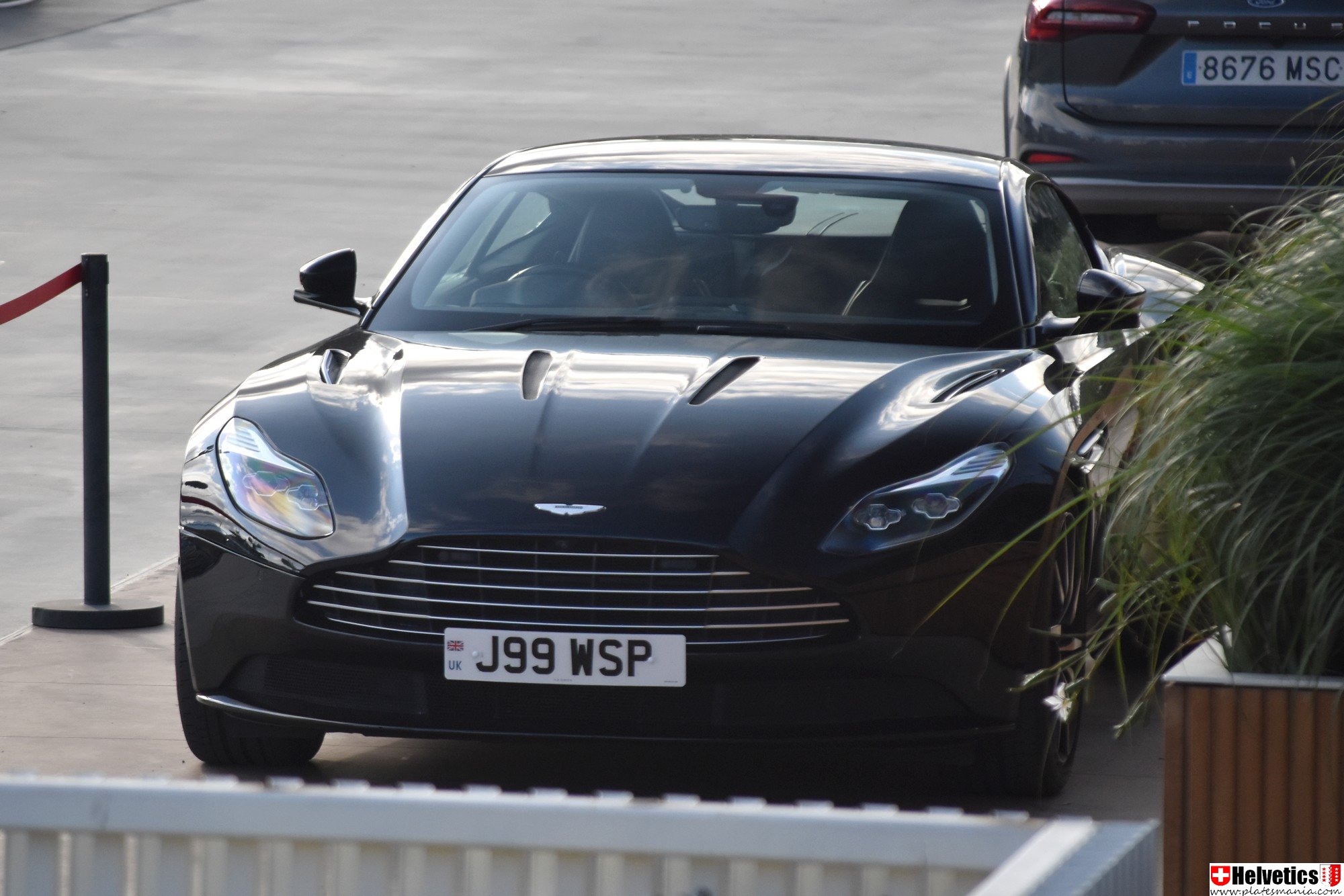 J99WSP, Aston Martin DB11 Coupé (AM5), 2016–2023