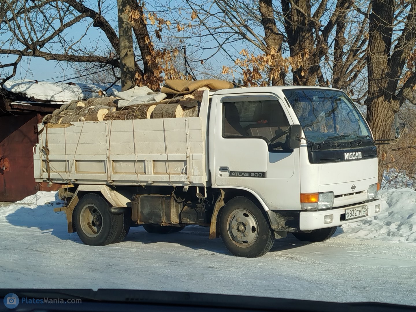 х 832 тм 125, Nissan Atlas 2nd gen 200/300 Medium Truck (H41), 1991­–1995