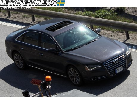LNZ 593, Audi A8