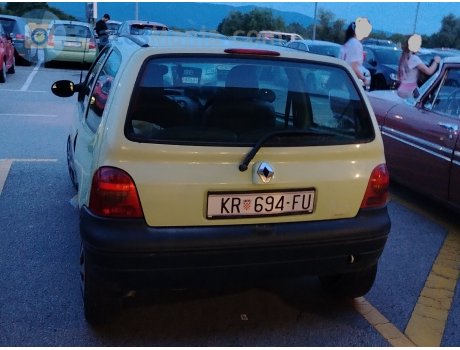 KR 694-FU, Renault Twingo