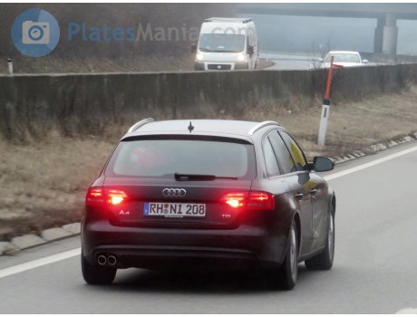 RH NI 208, Audi A4