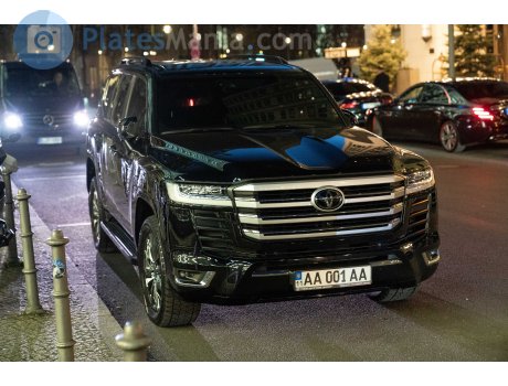 11 AA001AA, Toyota Land Cruiser