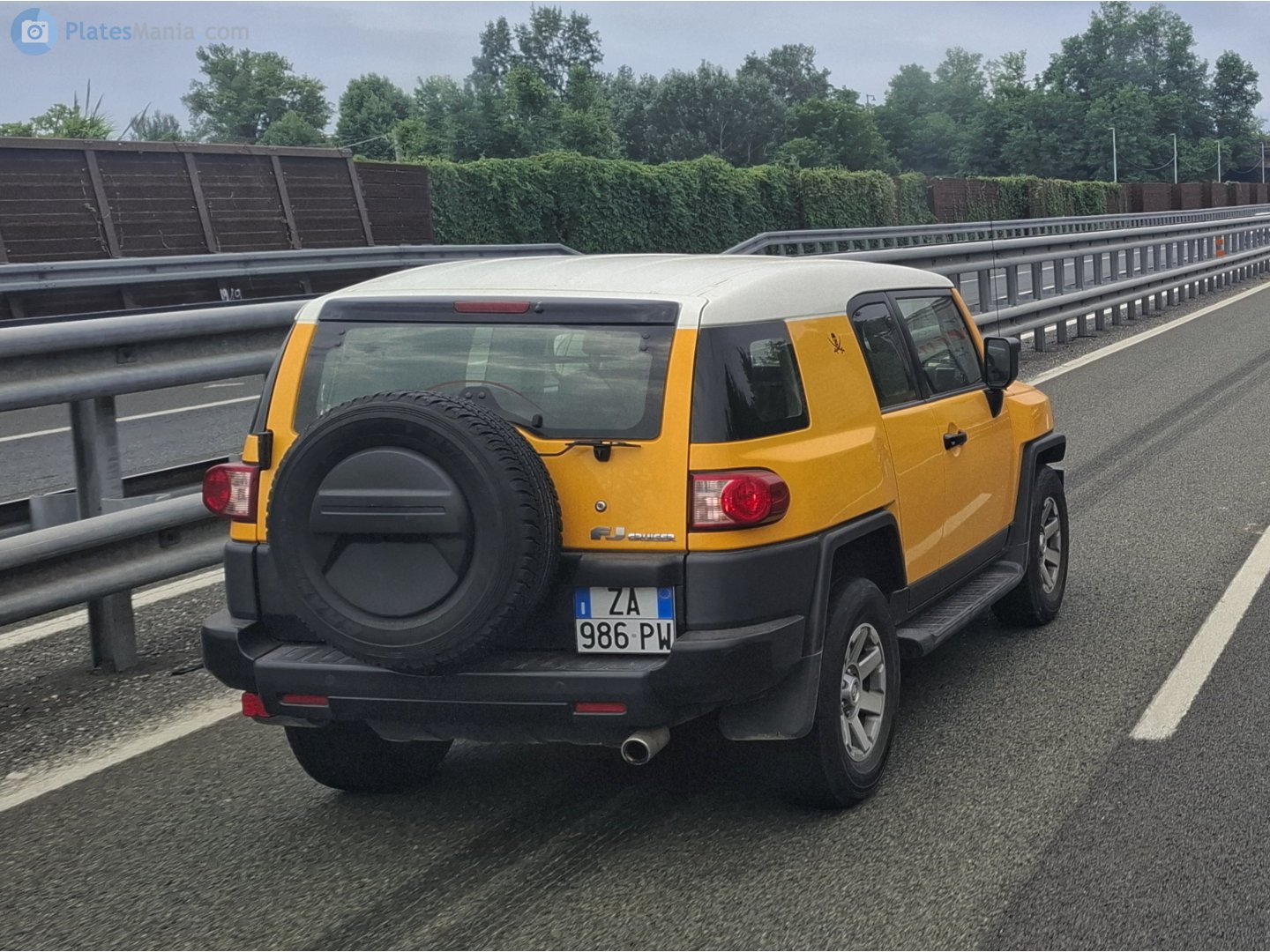 ZA 986 PW, Toyota FJ Cruiser 1st gen (XJ10), 2006–2022