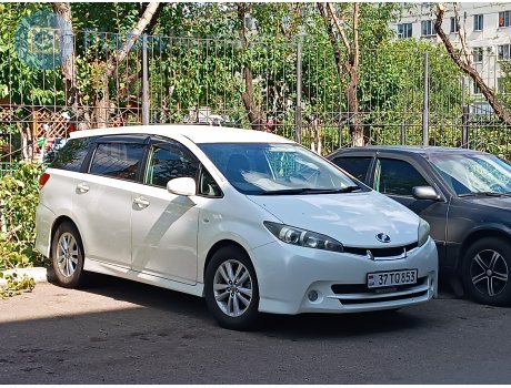 37 TQ 853, Toyota Wish