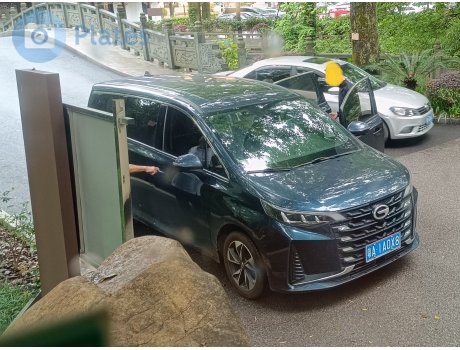 粤A·1A0X8, Trumpchi M6