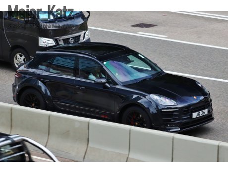 JR 36, Porsche Cayenne