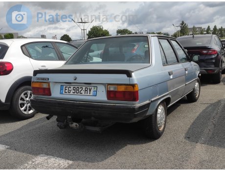 EG-982-RY, Renault 9