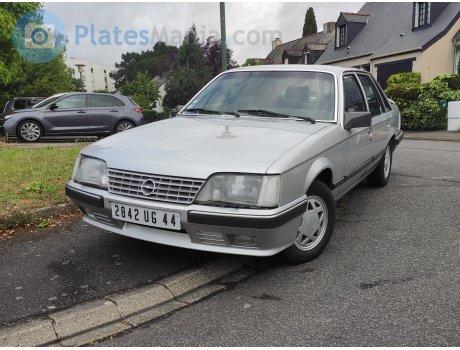2842 UG 44, Opel Senator
