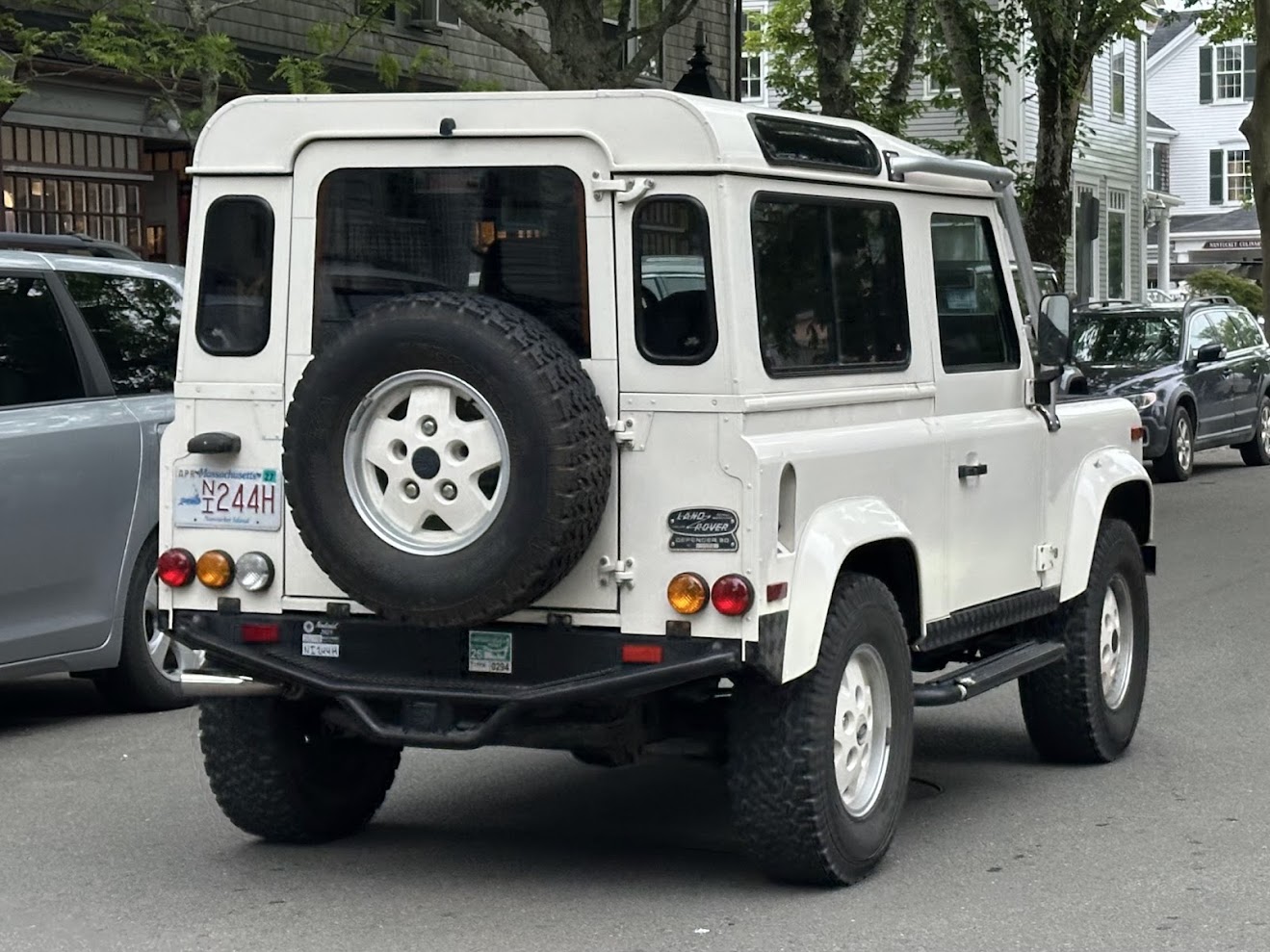 NI 244H, Land Rover Defender 1st gen 90