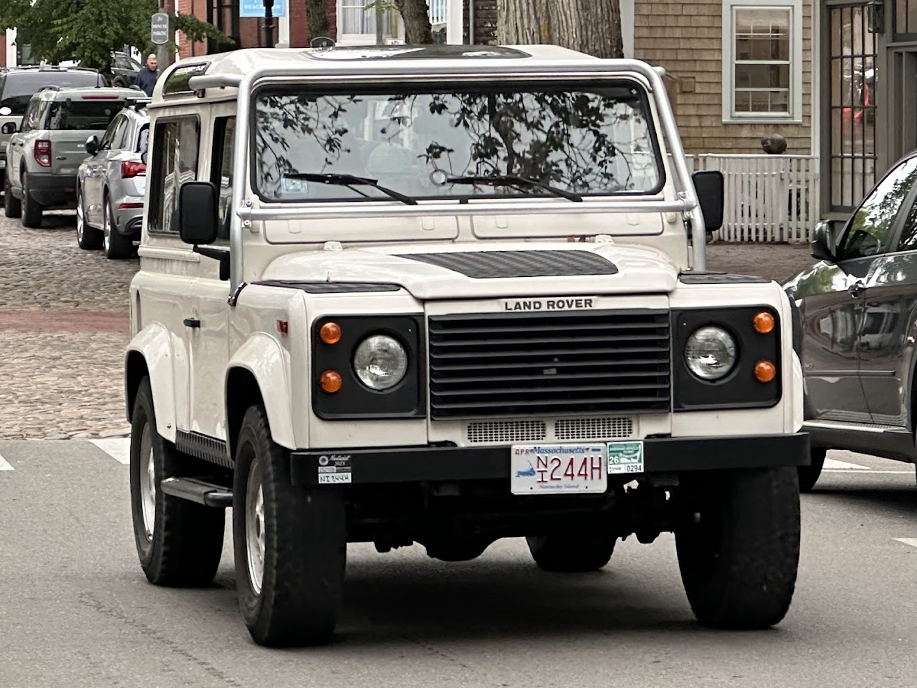 NI 244H, Land Rover Defender 1st gen 90
