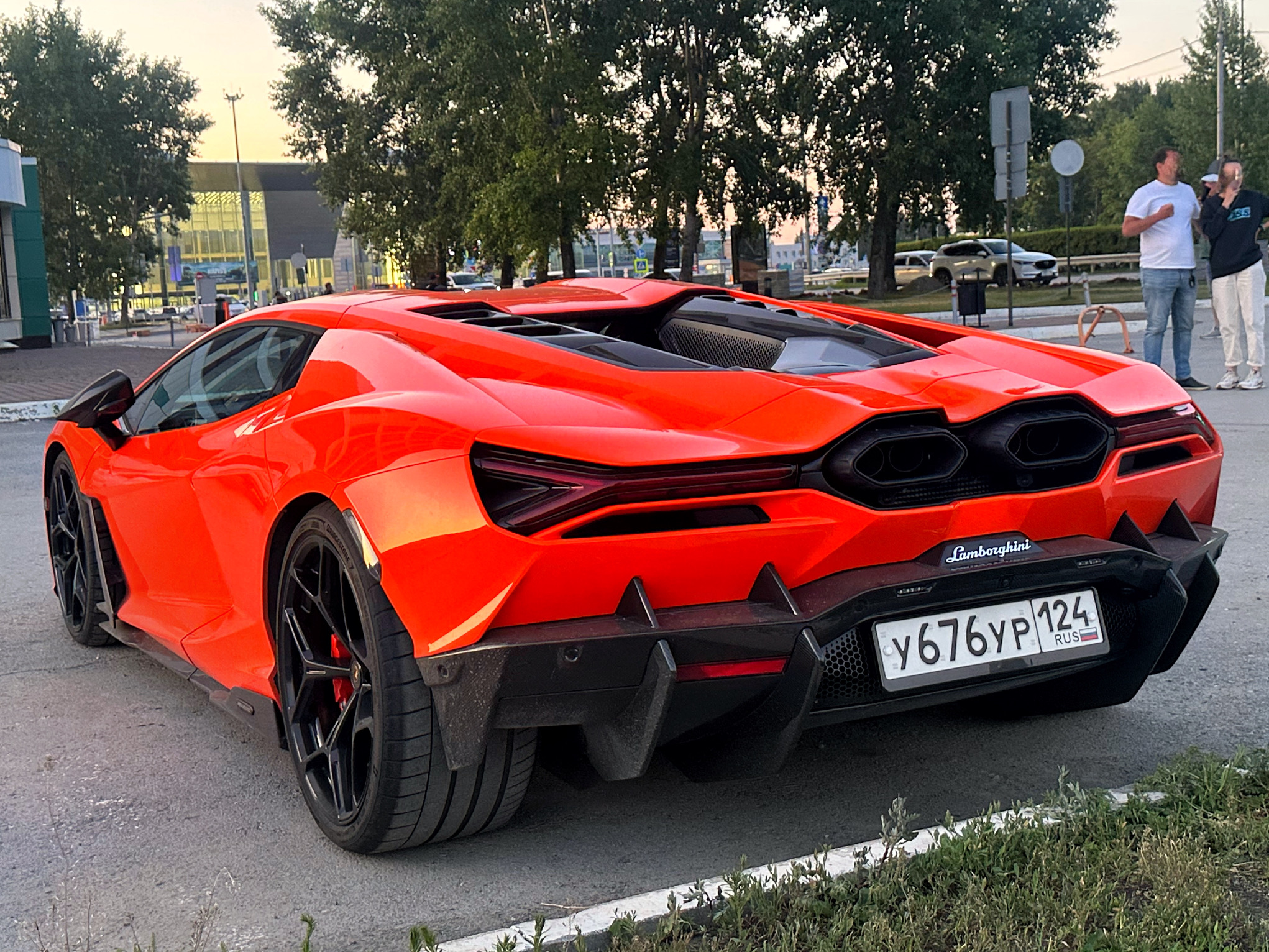 у 676 ур 124, Lamborghini Revuelto 1st gen, 2023–