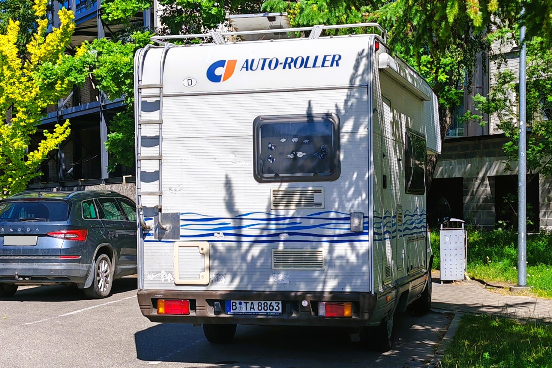 B TA 8863, Caravans International Auto-Roller 