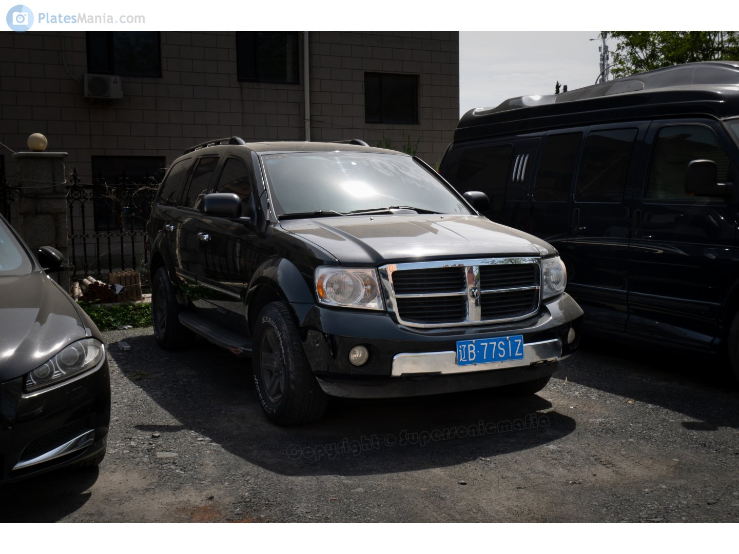 辽B·77S1Z, Dodge Durango 2nd gen (ND), 2003–2008