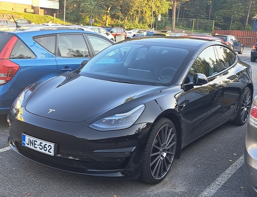 JNE-562, Tesla Model 3 1st gen (5YJ3), 2017–2023